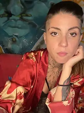 Snapshot of Izy_cute_ chatting on 01-23-25, 04:52 Izy cute online show from 01-23-25, 04:52