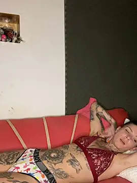 Snapshot of Izy_cute_ chatting on 03-21-25, 08:06 Izy cute online show from 03-21-25, 08:06