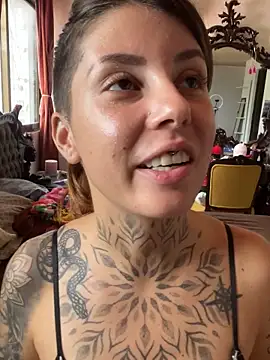 Snapshot of Izy_cute_ chatting on 10-03-25, 07:33 Izy cute online show from 10-03-25, 07:33