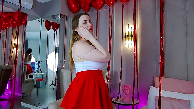 Snapshot of EllieGarson chatting on 02-13-25, 07:42 EllieGarson online show from 02-13-25, 07:42