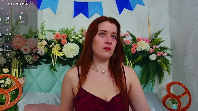 Snapshot of EllieGarson chatting on 09-26-25, 05:06 EllieGarson online show from 09-26-25, 05:06