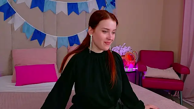 Snapshot of EllieGarson chatting on 09-27-25, 05:07 EllieGarson online show from 09-27-25, 05:07