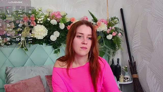 Snapshot of EllieGarson chatting on 10-27-25, 05:28 EllieGarson online show from 10-27-25, 05:28