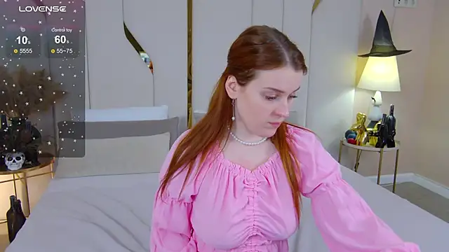 Snapshot of EllieGarson chatting on 11-04-25, 05:23 EllieGarson online show from 11-04-25, 05:23