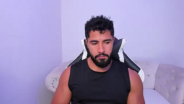 Snapshot of Santiago_huntt chatting on 02-13-26, 09:00 Santiago huntt online show from 02-13-26, 09:00