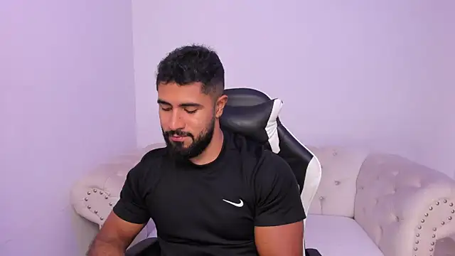 Snapshot of Santiago_huntt chatting on 02-24-26, 08:18 Santiago huntt online show from 02-24-26, 08:18