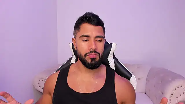 Snapshot of Santiago_huntt chatting on 02-25-26, 07:45 Santiago huntt online show from 02-25-26, 07:45