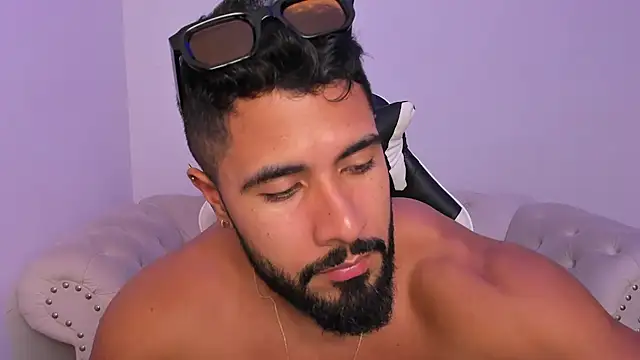 Snapshot of Santiago_huntt chatting on 03-26-26, 08:03 Santiago huntt online show from 03-26-26, 08:03