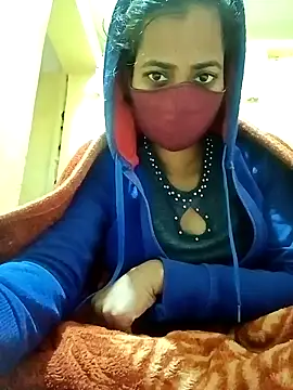 Snapshot of Pooja_cut chatting on 01-07-25, 10:01 Pooja cut online show from 01-07-25, 10:01