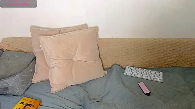 emilytrays online show from 03-05-26, 06:31