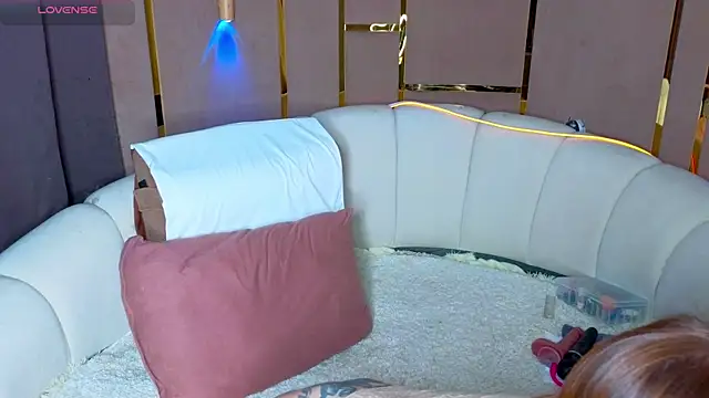 emilytrays online show from 05-03-26, 06:47