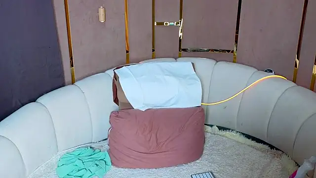 emilytrays online show from 05-11-26, 04:04