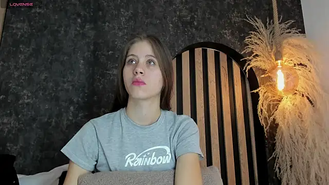 Snapshot of sara__jones_gh chatting on 01-11-25, 11:45 sara jones gh online show from 01-11-25, 11:45