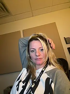 Snapshot of kittiekatieyogi chatting on 02-27-25, 07:26 kittiekatieyogi online show from 02-27-25, 07:26