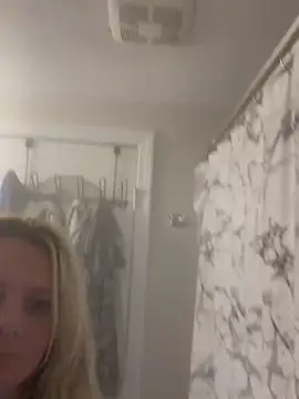 Snapshot of kittiekatieyogi chatting on 02-28-25, 03:48 kittiekatieyogi online show from 02-28-25, 03:48