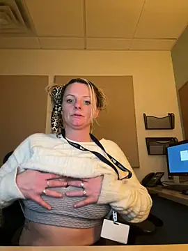 Snapshot of kittiekatieyogi chatting on 02-28-25, 05:37 kittiekatieyogi online show from 02-28-25, 05:37