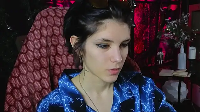 Snapshot of Hyeon_Jin chatting on 01-06-25, 08:39 Hyeon Jin online show from 01-06-25, 08:39