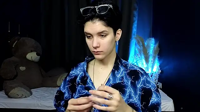 Snapshot of Hyeon_Jin chatting on 03-13-25, 11:08 Hyeon Jin online show from 03-13-25, 11:08