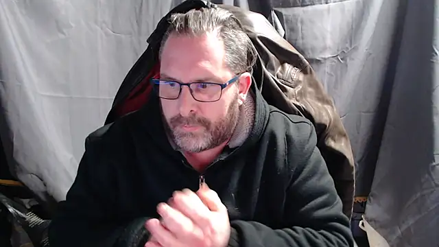 Snapshot of Streamlove77 chatting on 01-17-25, 03:43 Streamlove77 online show from 01-17-25, 03:43