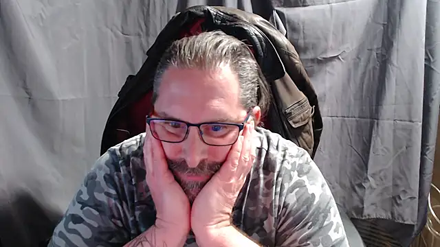 Snapshot of Streamlove77 chatting on 01-30-25, 12:27 Streamlove77 online show from 01-30-25, 12:27