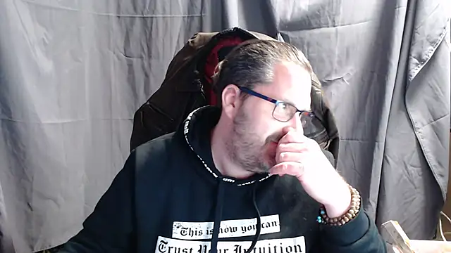 Snapshot of Streamlove77 chatting on 02-03-25, 04:10 Streamlove77 online show from 02-03-25, 04:10