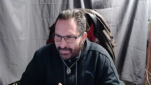 Snapshot of Streamlove77 chatting on 02-07-25, 05:07 Streamlove77 online show from 02-07-25, 05:07