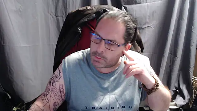 Snapshot of Streamlove77 chatting on 02-14-25, 03:47 Streamlove77 online show from 02-14-25, 03:47