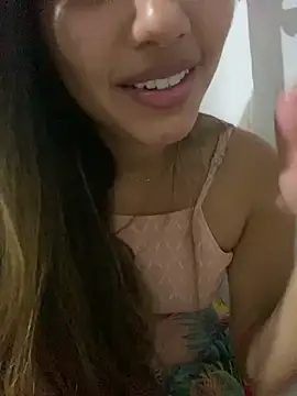 Snapshot of LuizaDiaz chatting on 02-20-25, 10:04 LuizaDiaz online show from 02-20-25, 10:04