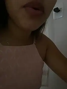 Snapshot of LuizaDiaz chatting on 03-08-25, 01:36 LuizaDiaz online show from 03-08-25, 01:36