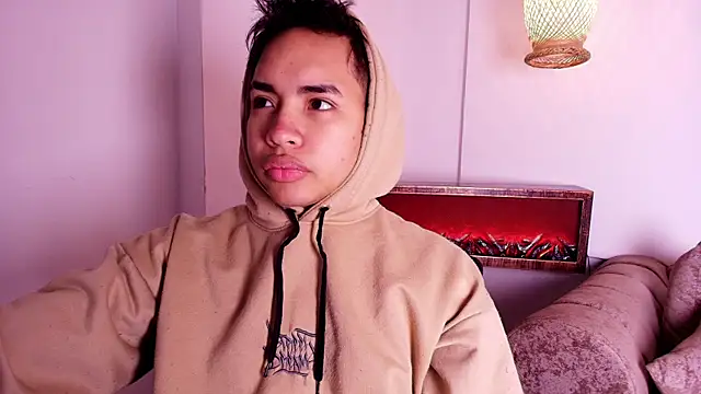 AlecLightwood  online show from 12-19-25, 05:14