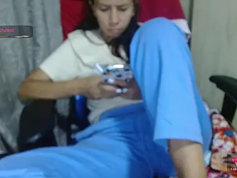 Snapshot of Danielagomez33 chatting on 08-04-26, 12:25 Danielagomez33 online show from 08-04-26, 12:25