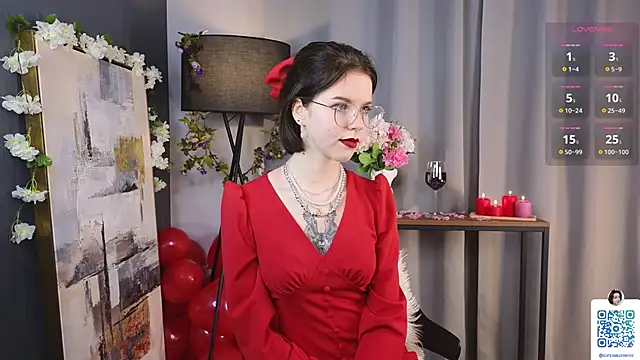 OdiliaHartnell online show from 02-14-25, 04:52