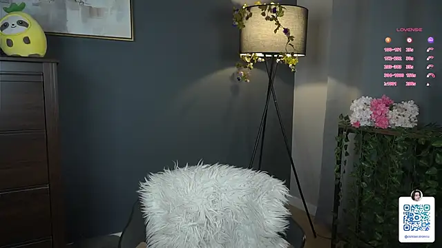 OdiliaHartnell online show from 03-10-25, 08:34