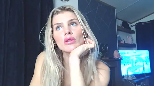 Snapshot of English_Teen_Evelyn chatting on 02-02-25, 07:46 English Teen Evelyn online show from 02-02-25, 07:46