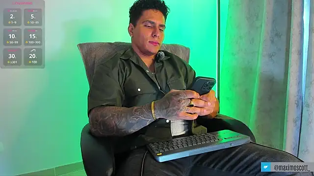 Maximoscott online show from 02-25-25, 07:47