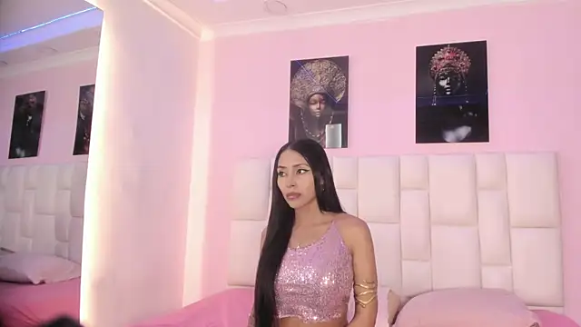 Charlot Vega  online show from 11-17-25, 11:27