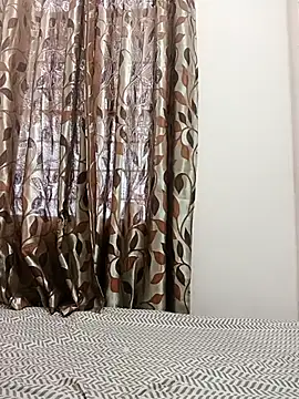 karishma kappur online show from 02-18-25, 03:42