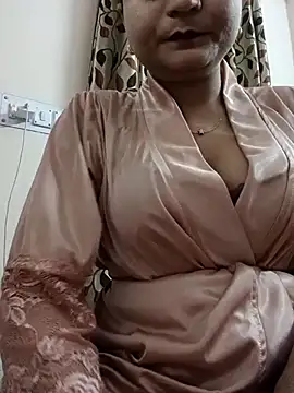 karishma kappur online show from 02-18-25, 04:05