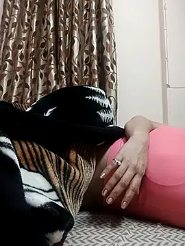 karishma kappur online show from 02-22-25, 01:02