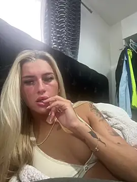 Snapshot of PrettyPrincess69x chatting on 02-07-25, 10:40 PrettyPrincess69x online show from 02-07-25, 10:40