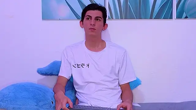 Ana and Leo online show from 02-22-26, 03:43