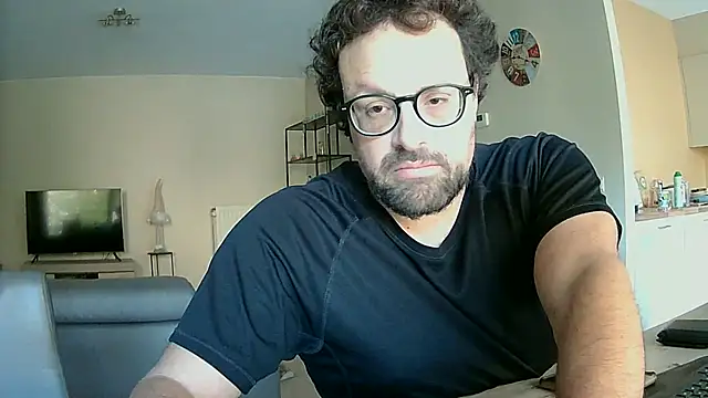 Snapshot of littlehairyman chatting on 09-22-25, 07:21 littlehairyman online show from 09-22-25, 07:21