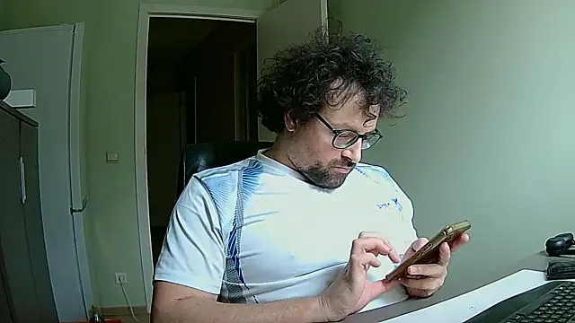 littlehairyman online show from 01-12-26, 10:42