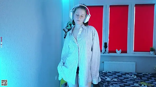 mon lola online show from 10-08-25, 02:04