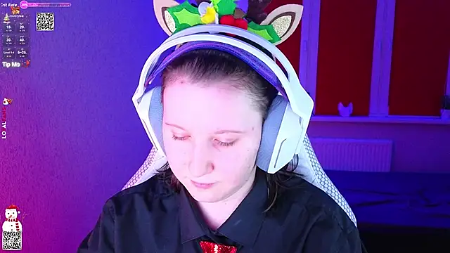 mon lola online show from 12-17-25, 03:40