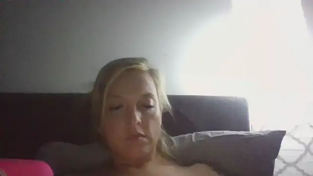 Snapshot of JennaLynn785 chatting on 01-16-25, 02:51 JennaLynn785 online show from 01-16-25, 02:51