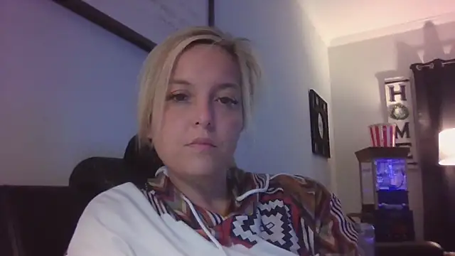 Snapshot of JennaLynn785 chatting on 02-03-25, 02:24 JennaLynn785 online show from 02-03-25, 02:24