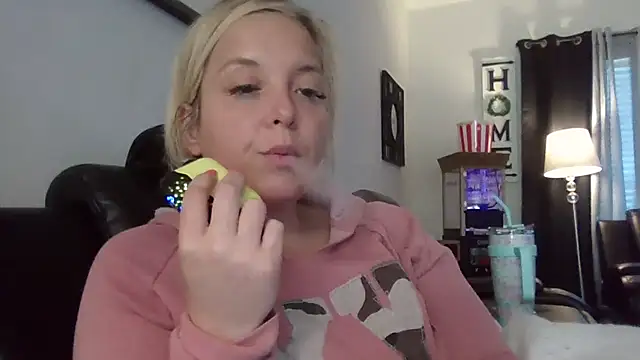 Snapshot of JennaLynn785 chatting on 02-03-25, 07:52 JennaLynn785 online show from 02-03-25, 07:52