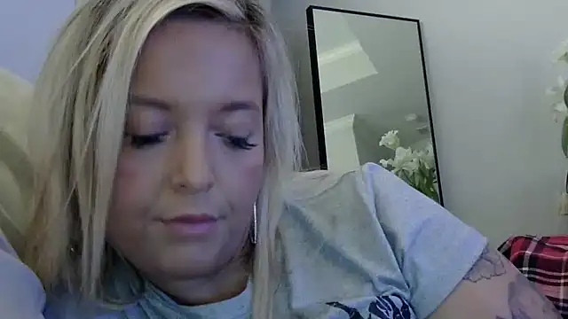 Snapshot of JennaLynn785 chatting on 02-13-25, 04:32 JennaLynn785 online show from 02-13-25, 04:32