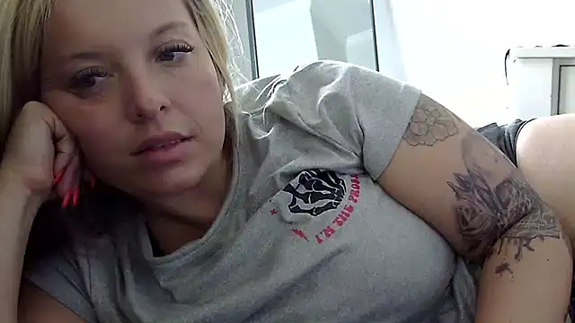 Snapshot of JennaLynn785 chatting on 03-22-25, 07:42 JennaLynn785 online show from 03-22-25, 07:42